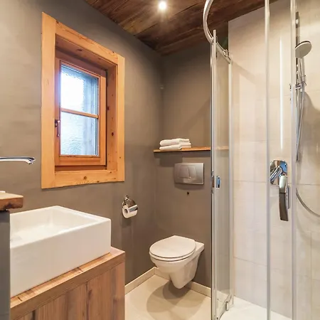 Detached In Near The Lift Chalet *