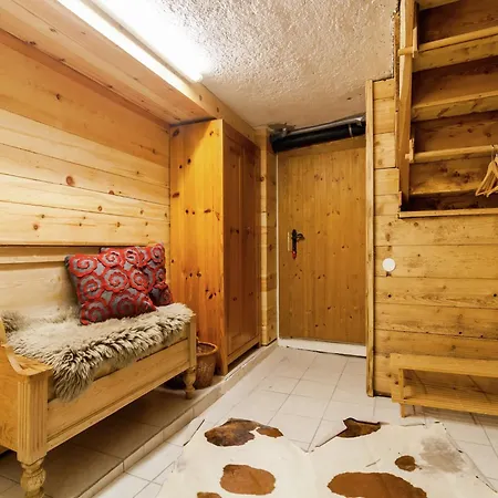 Detached In Near The Lift * Ellmau